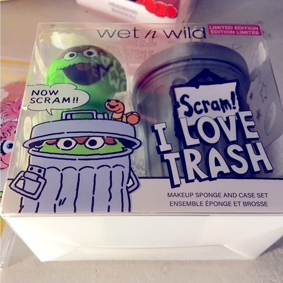 Wet n Wild Sesame Street Lot 7 items Eyeshadow Sponge Brush Set Jewel Headband - Picture 3 of 6